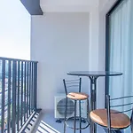 Studio Elegante Com Varanda E Otima Localizacao